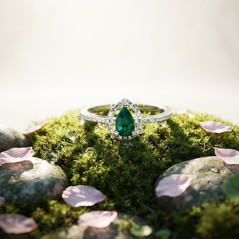 Color Changing Natural Alexandrite Pear Shape 0.51 Ring In 14K White Gold With Accented Diamonds